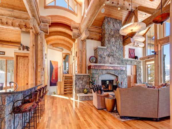Secluded Luxury home on shuttle