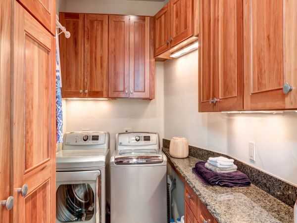 Secluded Luxury home on shuttle