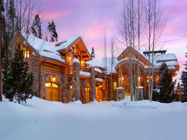 Secluded Luxury home on shuttle
