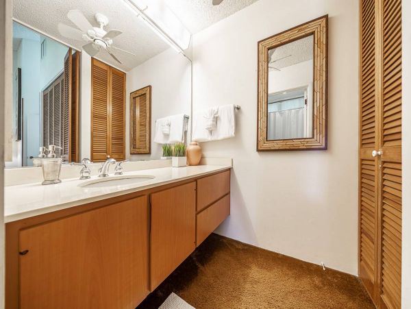Two Bedroom Beachside Rental Condo in Wailea Sleeps 7
