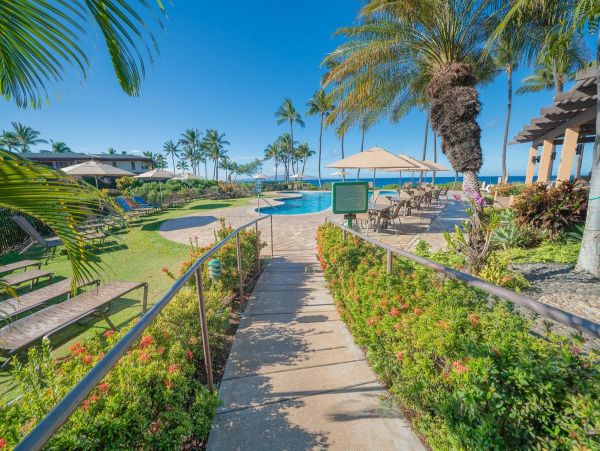 Two Bedroom Beachside Rental Condo in Wailea Sleeps 7