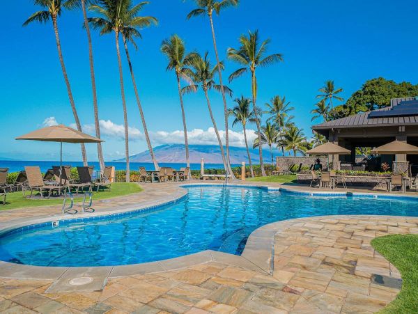 Two Bedroom Beachside Rental Condo in Wailea Sleeps 7