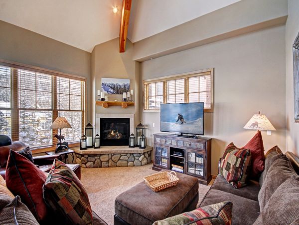 Spacious Three Bedroom Condo on Two Levels!