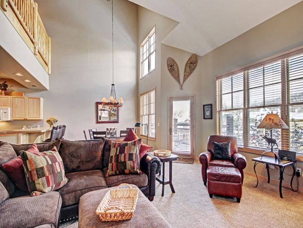 Spacious Three Bedroom Condo on Two Levels!