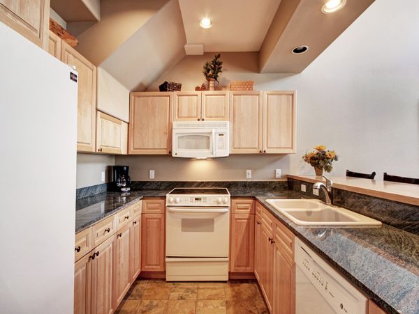 Spacious Three Bedroom Condo on Two Levels!