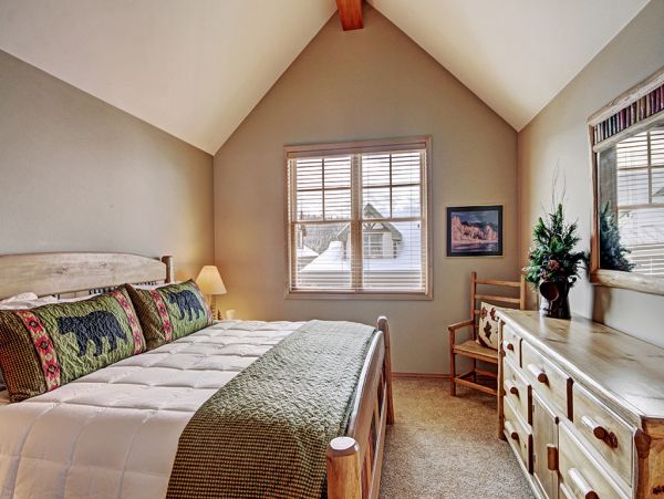 Spacious Three Bedroom Condo on Two Levels!