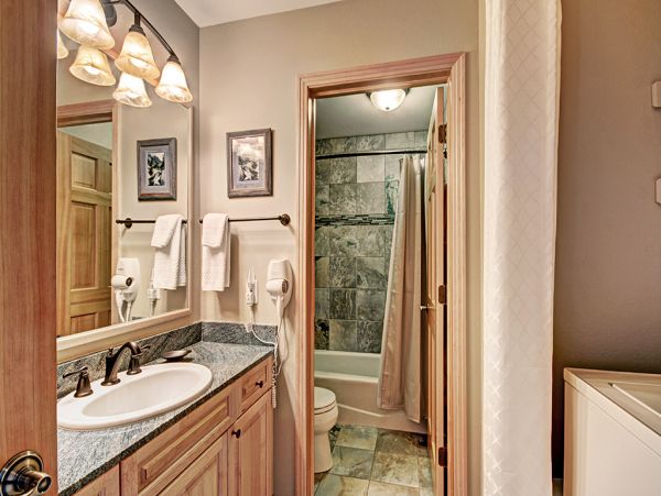 Spacious Three Bedroom Condo on Two Levels!