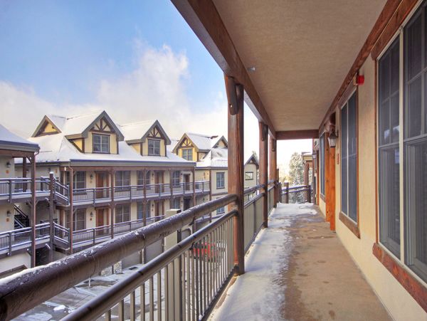 Spacious Three Bedroom Condo on Two Levels!
