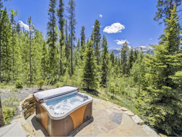Luxury Five Bedroom Mountain Residence.