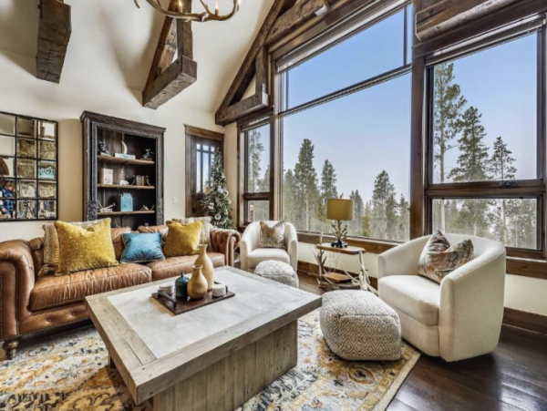 Luxury Five Bedroom Mountain Residence.
