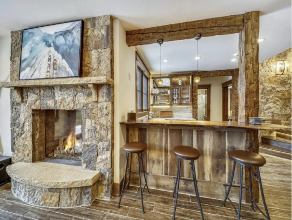 Luxury Five Bedroom Mountain Residence.