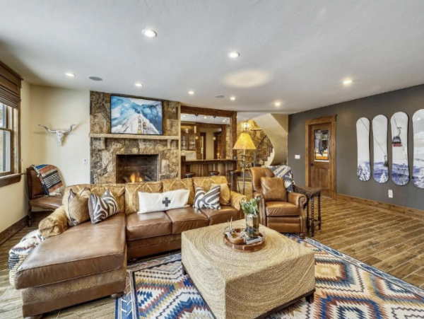 Luxury Five Bedroom Mountain Residence.