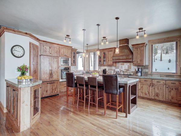 Luxury Five Bedroom Breckenridge Vacation Home 12 Guests