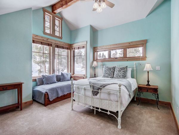 Luxury Five Bedroom Breckenridge Vacation Home 12 Guests