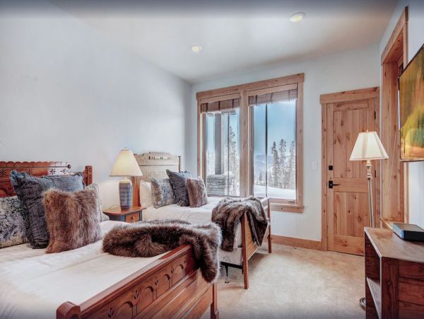 Luxury Five Bedroom Breckenridge Vacation Home 12 Guests
