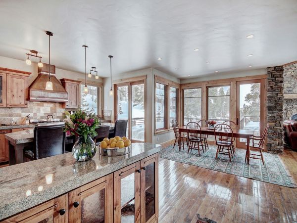 Luxury Five Bedroom Breckenridge Vacation Home 12 Guests