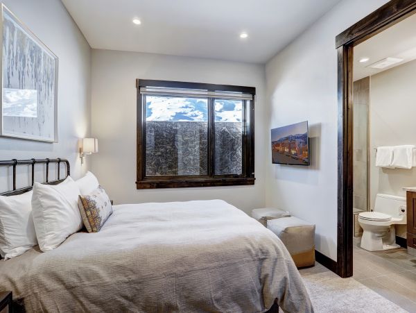 Four Bedroom  Walk to Lift Vacation Home in Breckenridge
