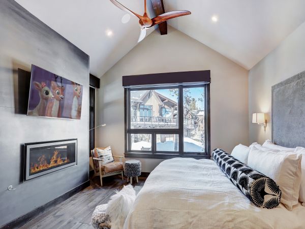 Four Bedroom  Walk to Lift Vacation Home in Breckenridge
