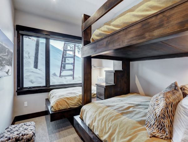 Four Bedroom  Walk to Lift Vacation Home in Breckenridge