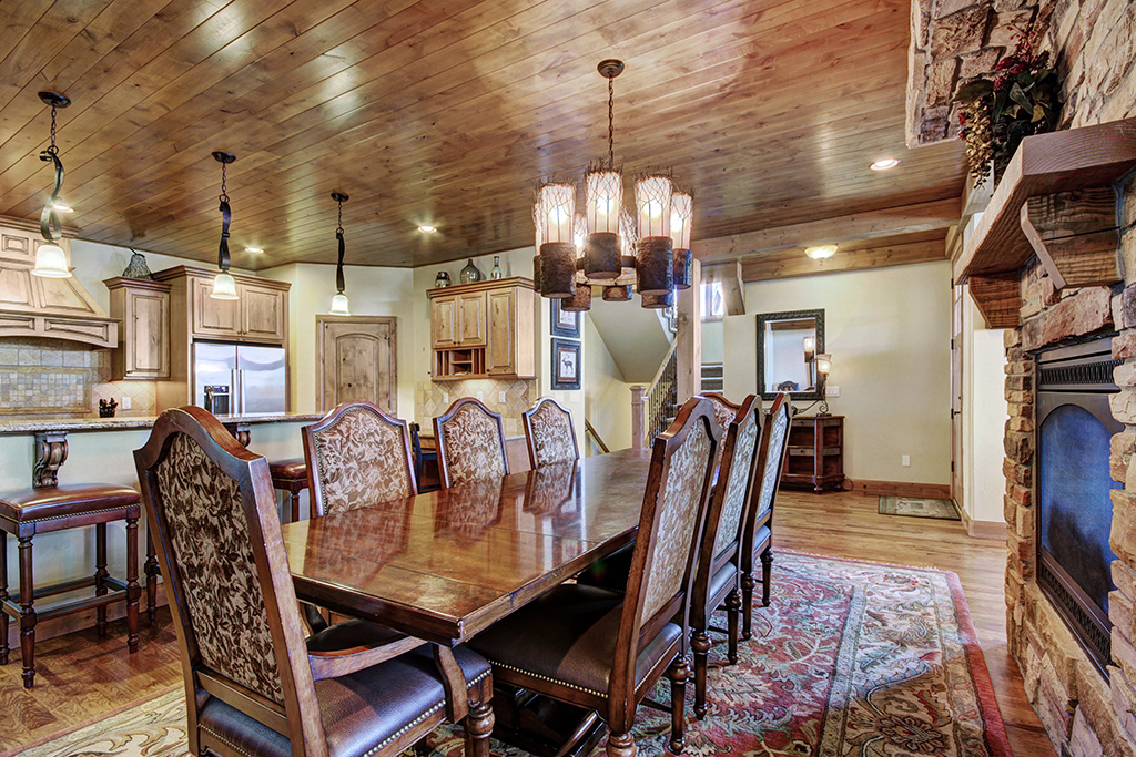 Breckenridge Four Bedroom Home With Mountain Views Sleeps 16