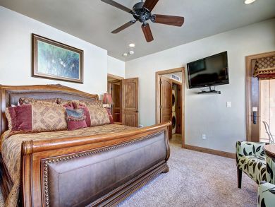 Breckenridge Four Bedroom Home With Mountain Views Sleeps 16