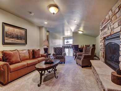 Breckenridge Four Bedroom Home With Mountain Views Sleeps 16