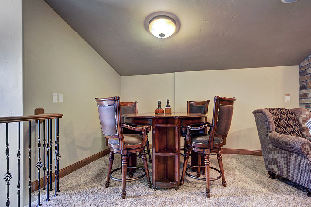 Breckenridge Four Bedroom Home With Mountain Views Sleeps 16