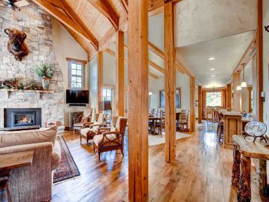 Walk to Lifts and Private Hot Tub
