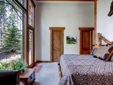 Walk to Lifts and Private Hot Tub