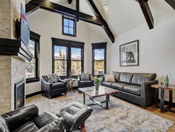 Gorgeous Breckenridge Vacation Home with Private Hot Tub
