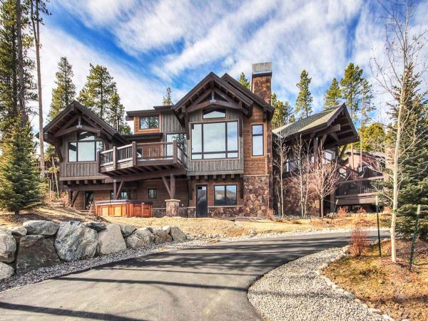 Luxury Six Bedroom Mountain Home in Breckenridge Sleeps 14