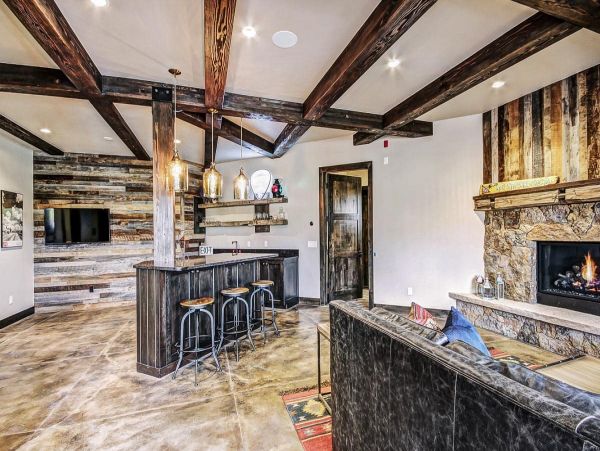 Luxury Six Bedroom Mountain Home in Breckenridge Sleeps 14