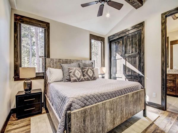 Luxury Six Bedroom Mountain Home in Breckenridge Sleeps 14