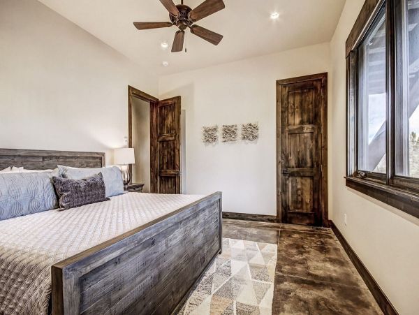 Luxury Six Bedroom Mountain Home in Breckenridge Sleeps 14
