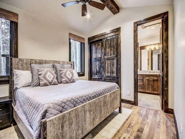 Luxury Six Bedroom Mountain Home in Breckenridge Sleeps 14