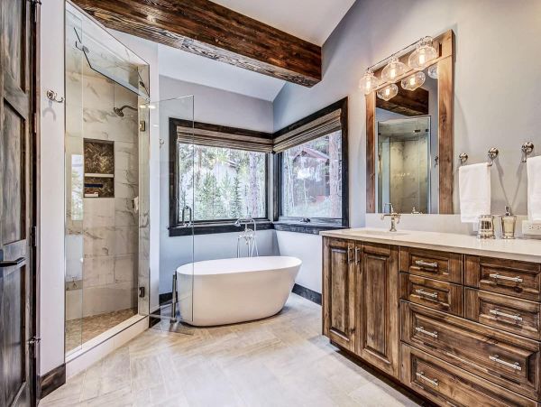 Luxury Six Bedroom Mountain Home in Breckenridge Sleeps 14