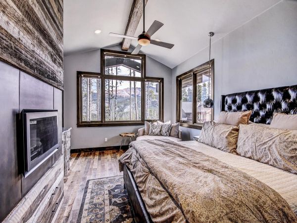 Luxury Six Bedroom Mountain Home in Breckenridge Sleeps 14