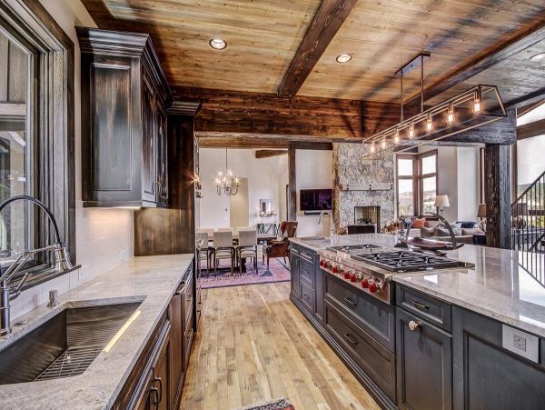 Luxury Six Bedroom Mountain Home in Breckenridge Sleeps 14