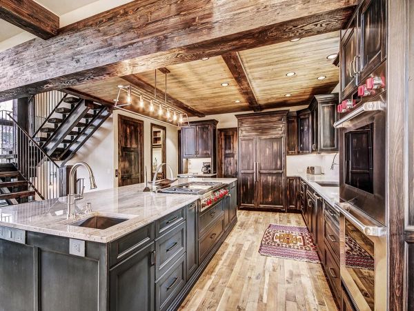 Luxury Six Bedroom Mountain Home in Breckenridge Sleeps 14
