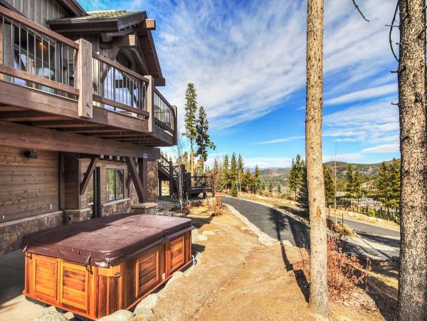 Luxury Six Bedroom Mountain Home in Breckenridge Sleeps 14