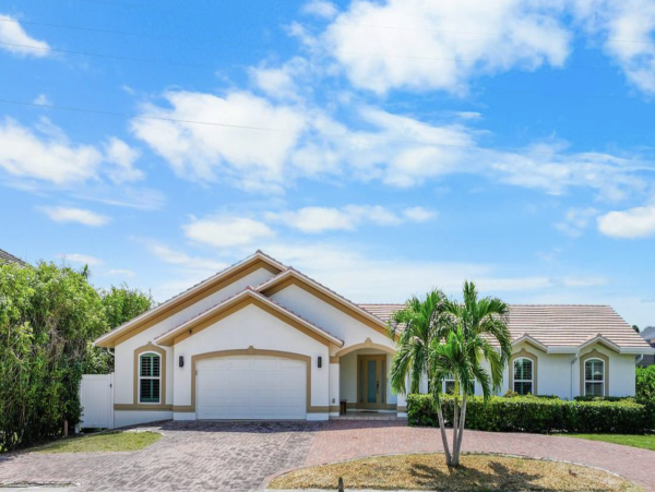 Marco Island  6 Bedroom Pool Home on the Water Walk to Beach