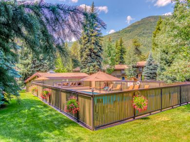 Two Story Townhome with Shared Pool and Hot Tub