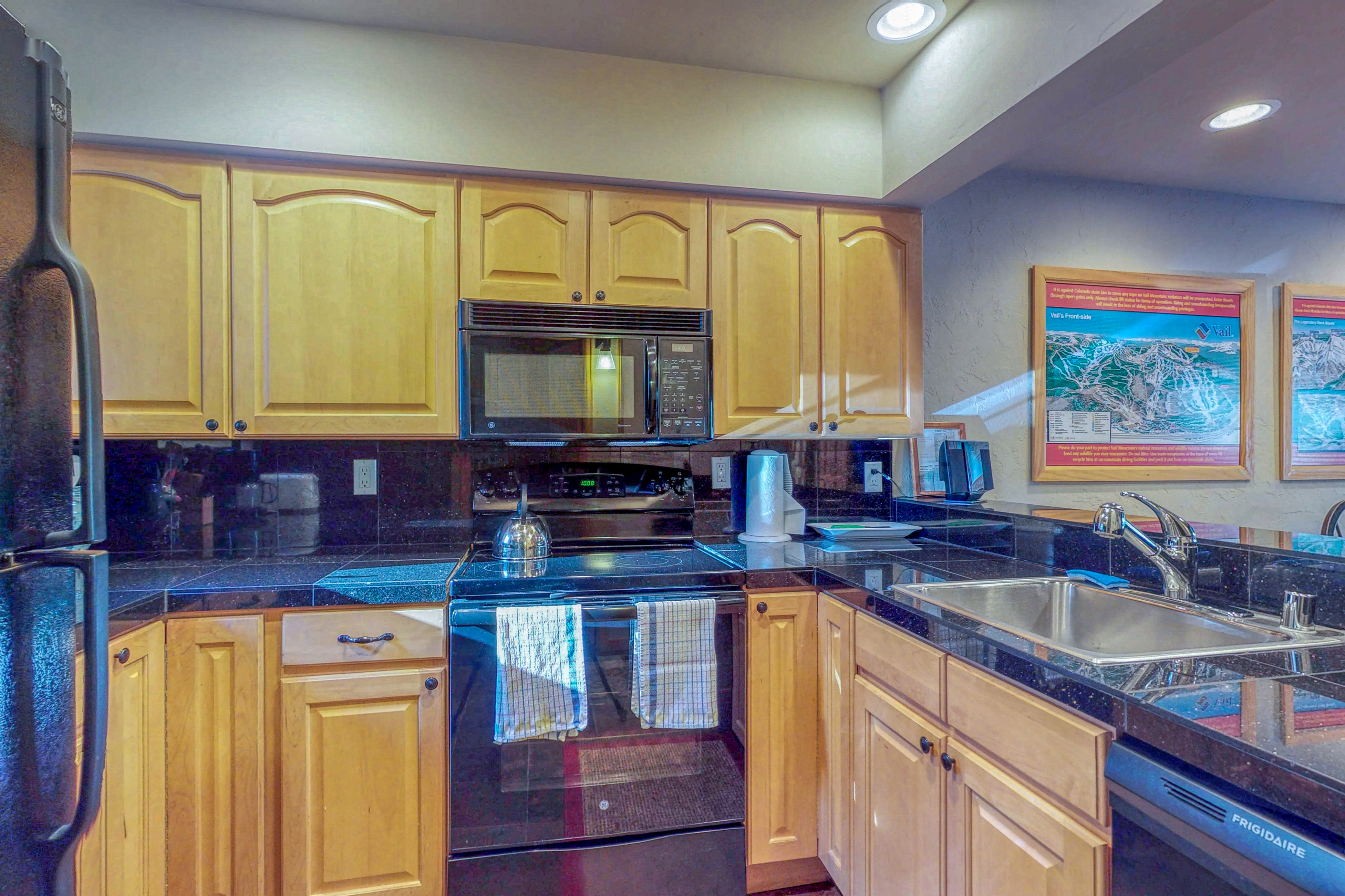 Two Story Townhome with Shared Pool and Hot Tub