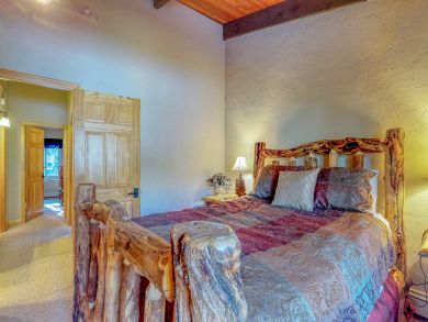 Two Story Townhome with Shared Pool and Hot Tub