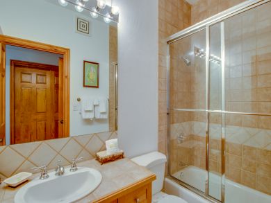Avon Condo 937540