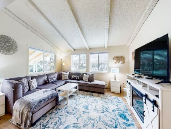 Large Mountain Retreat Vail Shuttle Route