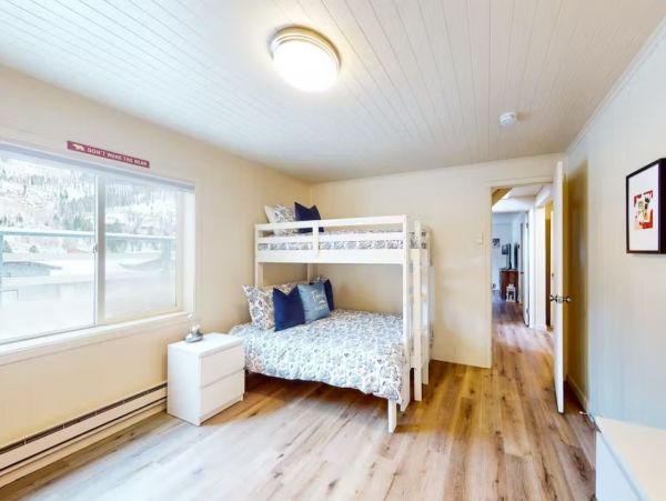 Large Mountain Retreat Vail Shuttle Route