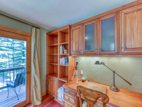 Stunning Views Vacation Duplex in Vail Drive To Ski Lifts