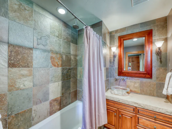 Stunning Views Vacation Duplex in Vail Drive To Ski Lifts