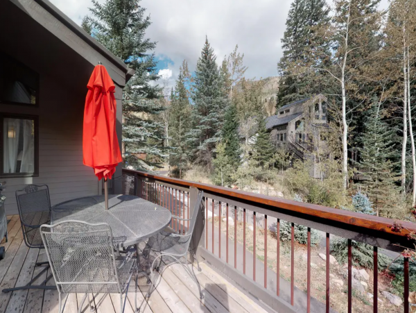 Stunning Views Vacation Duplex in Vail Drive To Ski Lifts